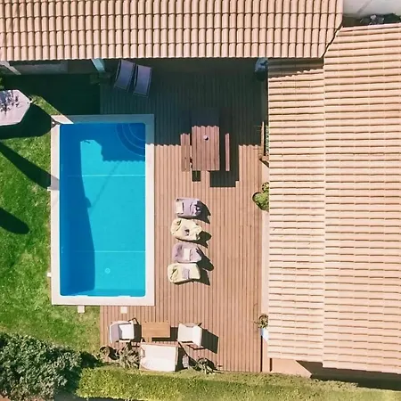 With 4 Bedrooms And Pool In Surf * Raposeira (Faro)