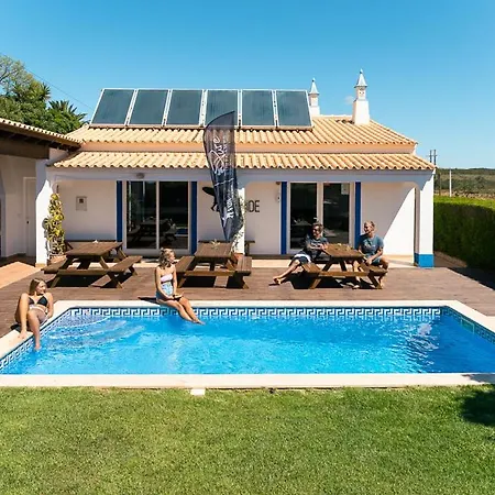With 4 Bedrooms And Pool In Surf