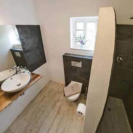 בית נופש With 4 Bedrooms And Pool In Surf *