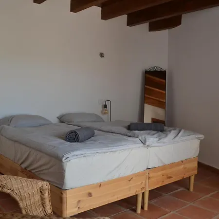 With 4 Bedrooms And Pool In Surf